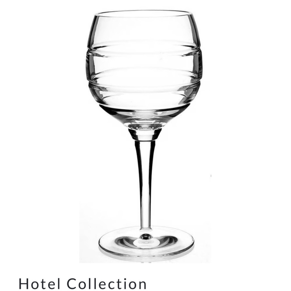 Hotel Collection Crystal 4 Balloon Wine Glasses Crystal discontinued New in Box